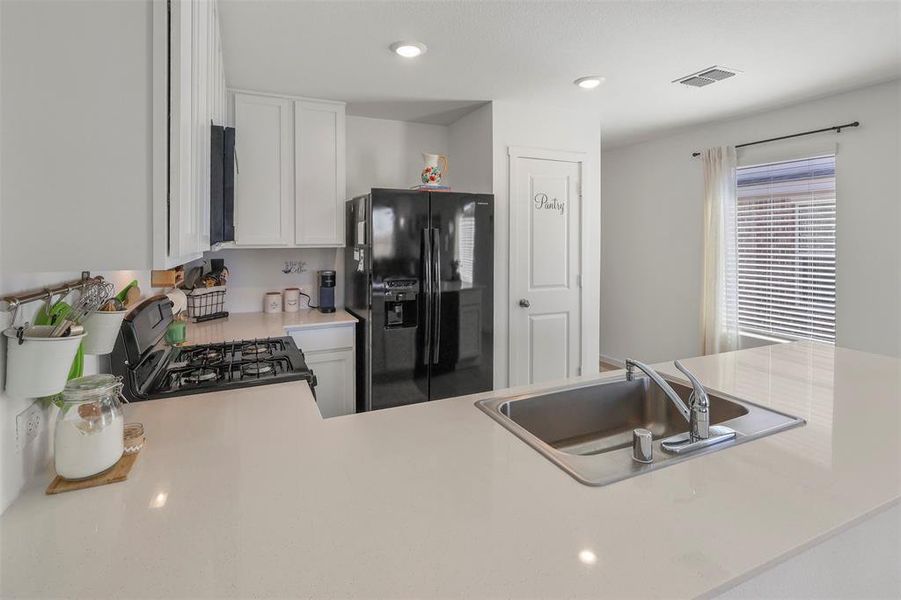 Furnished interior view inside a new home in Mobberly Farms, Pilot Point (Image 16).