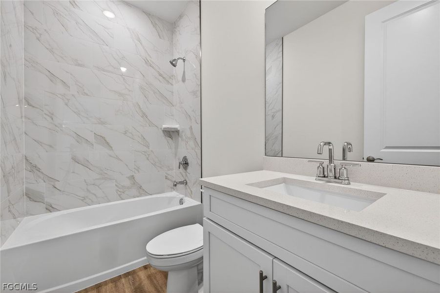 Furnished interior view inside a new home in Cape Coral, Cape Coral (Image 10).