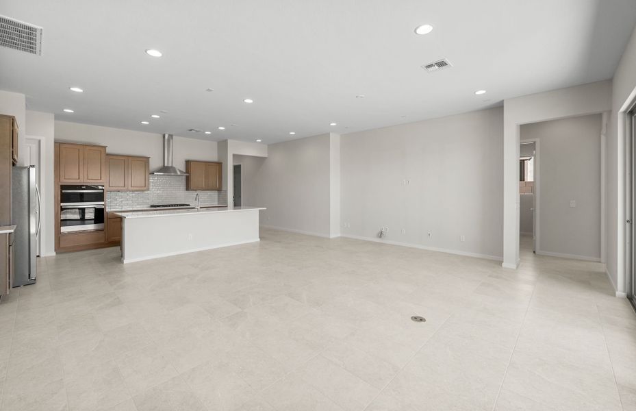Spacious, unfurnished interior of a new home in Legado West, Gilbert (Image 24). Spacious, unfurnished interior of a new home in Legado West, Gilbert (Image 24).