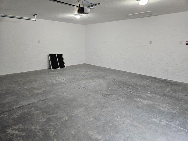 Spacious, unfurnished interior of a new home in , Williston (Image 31).