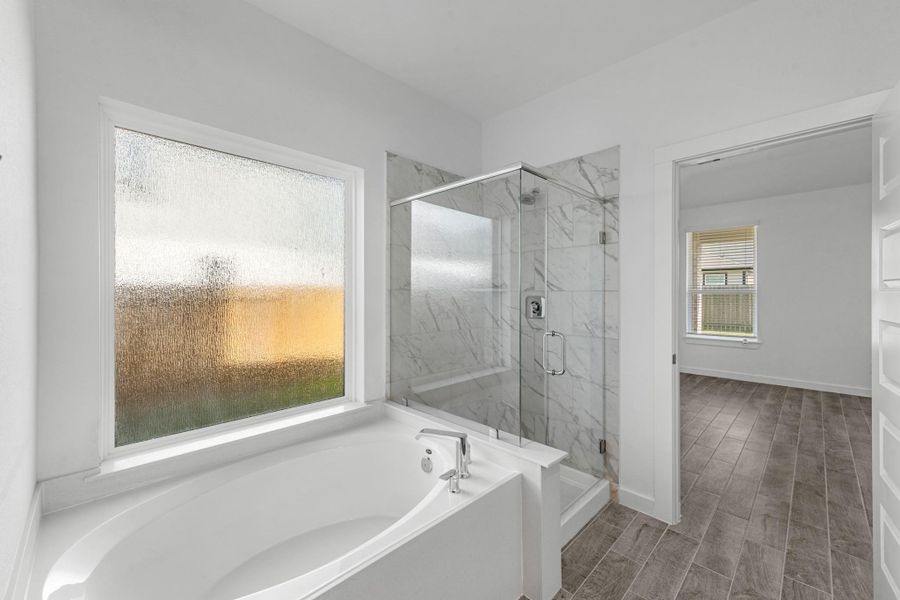 Furnished interior view inside a new home in Beacon Hill, Waller (Image 6).