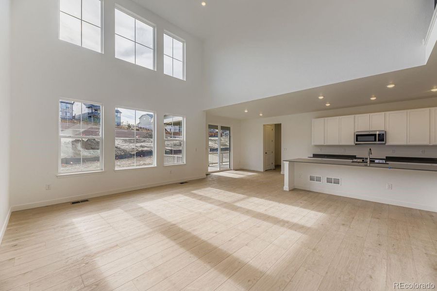 Spacious, unfurnished interior of a new home in Ken-Caryl Ranch: The Monarch Collection, Littleton (Image 13).