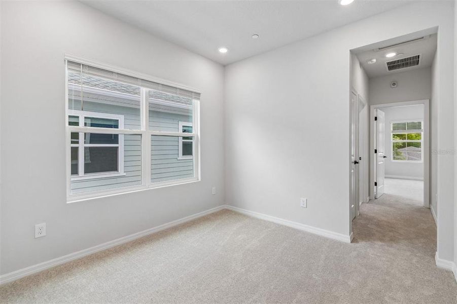 Spacious, unfurnished interior of a new home in , Orlando (Image 34).