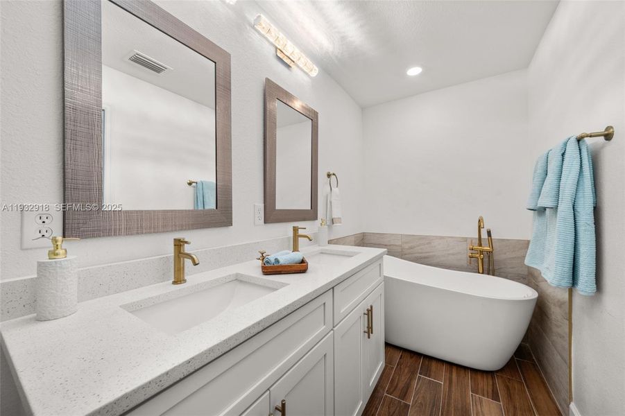 Furnished interior view inside a new home in , Sebring (Image 6).