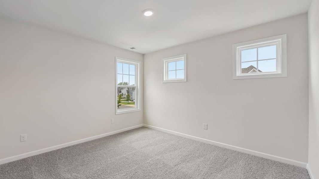 Spacious, unfurnished interior of a new home in Oak Grove Hill, Huntersville (Image 21).
