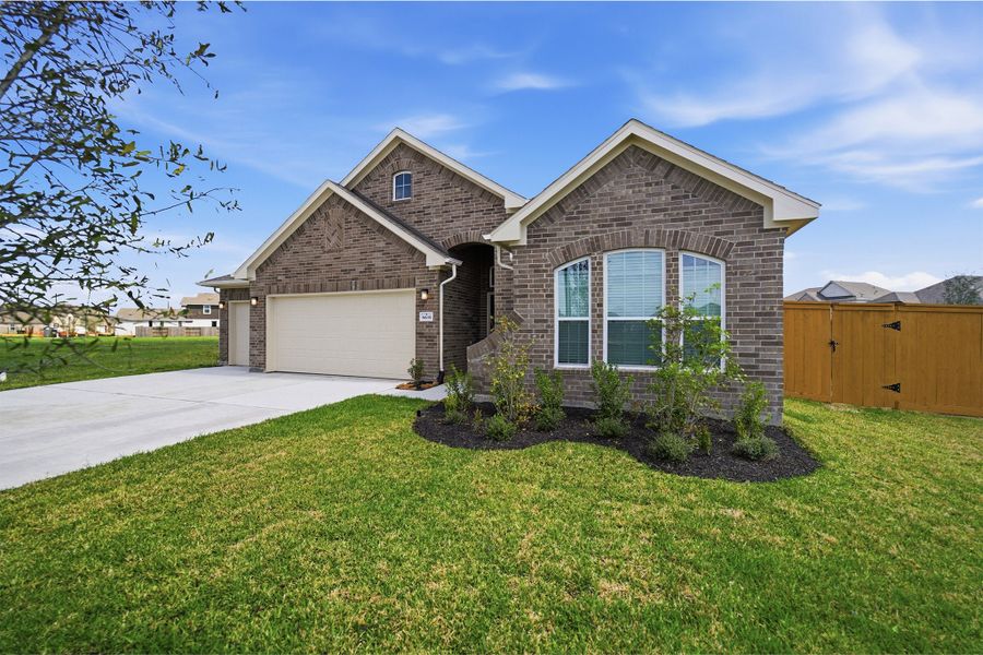 Front exterior of a new home in Canterra Creek, Rosharon, TX, highlighting curb appeal (Image 2). Front exterior of a new home in Canterra Creek, Rosharon, TX, highlighting curb appeal (Image 2).