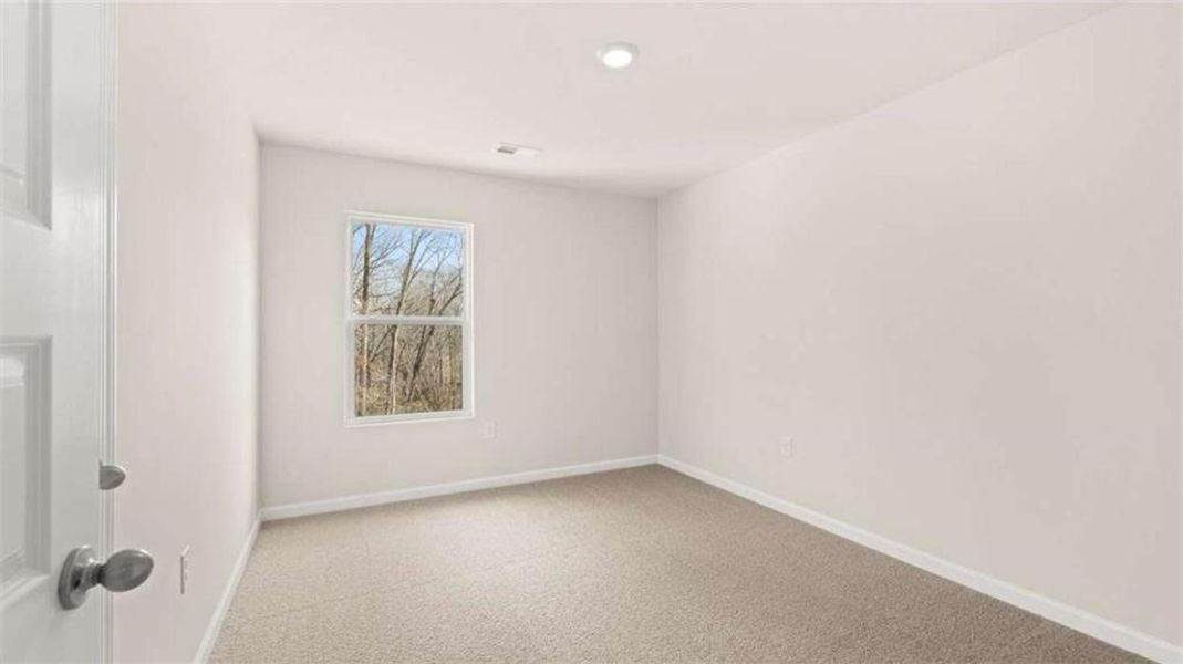 Spacious, unfurnished interior of a new home in Echo Glen, Stockbridge (Image 23).