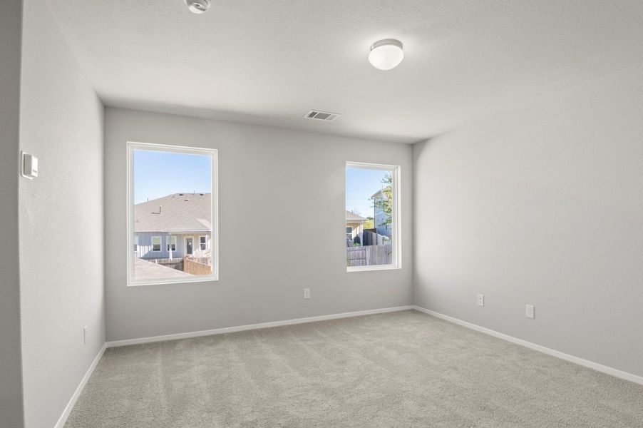 Spacious, unfurnished interior of a new home in Cloverleaf, Austin (Image 25).