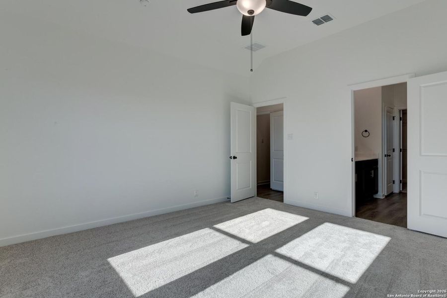 Spacious, unfurnished interior of a new home in Arcadia Ridge, San Antonio (Image 30).