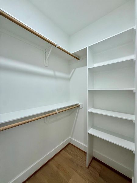 Spacious, unfurnished interior of a new home in , Houston (Image 27).