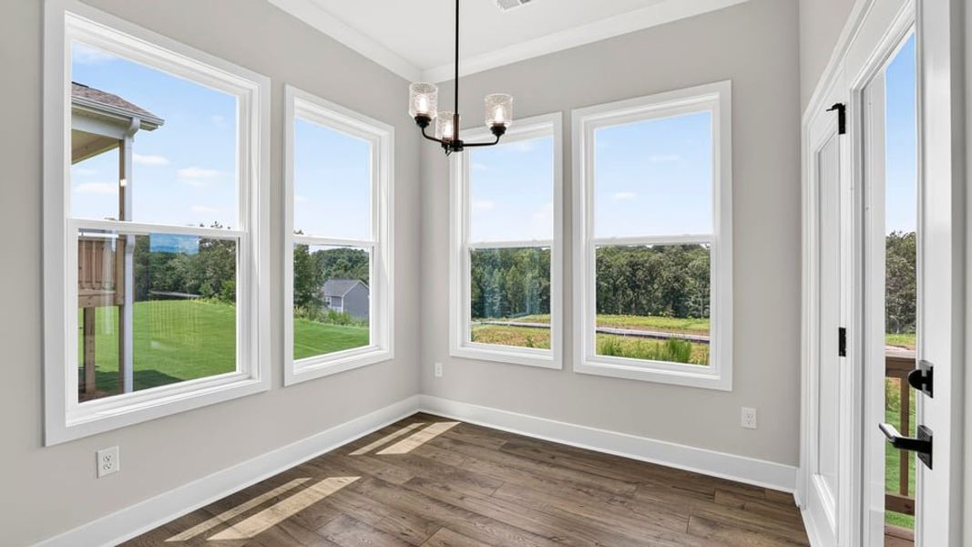 Spacious, unfurnished interior of a new home in Sunset Summits, Spartanburg (Image 29).