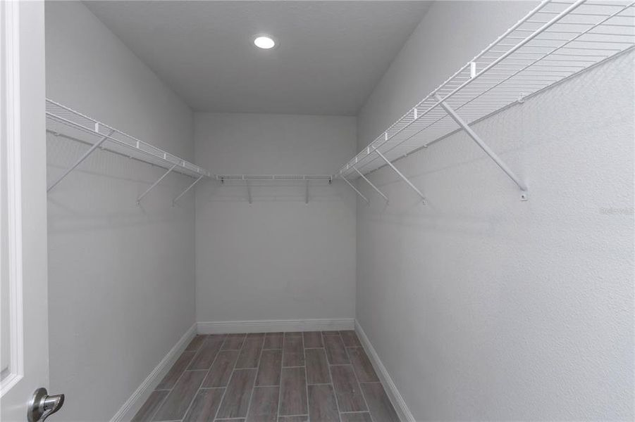 Spacious, unfurnished interior of a new home in , Ocala (Image 41).