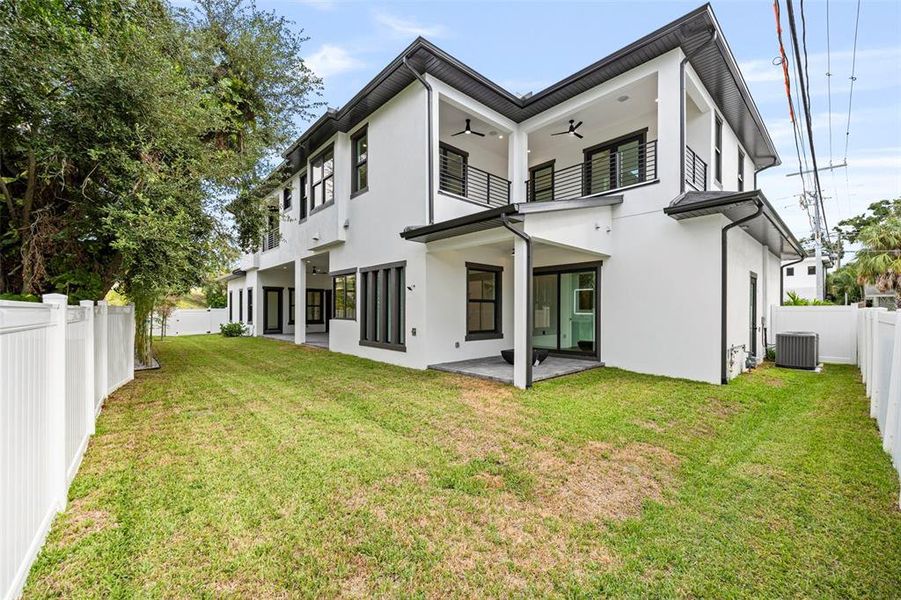 Exterior details and patio area of a home in , Tampa (Image 3).