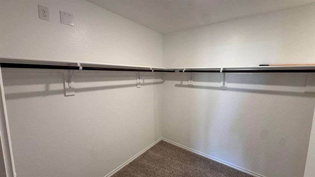 Spacious, unfurnished interior of a new home in Meadowbrook Estates, Cleburne (Image 12).