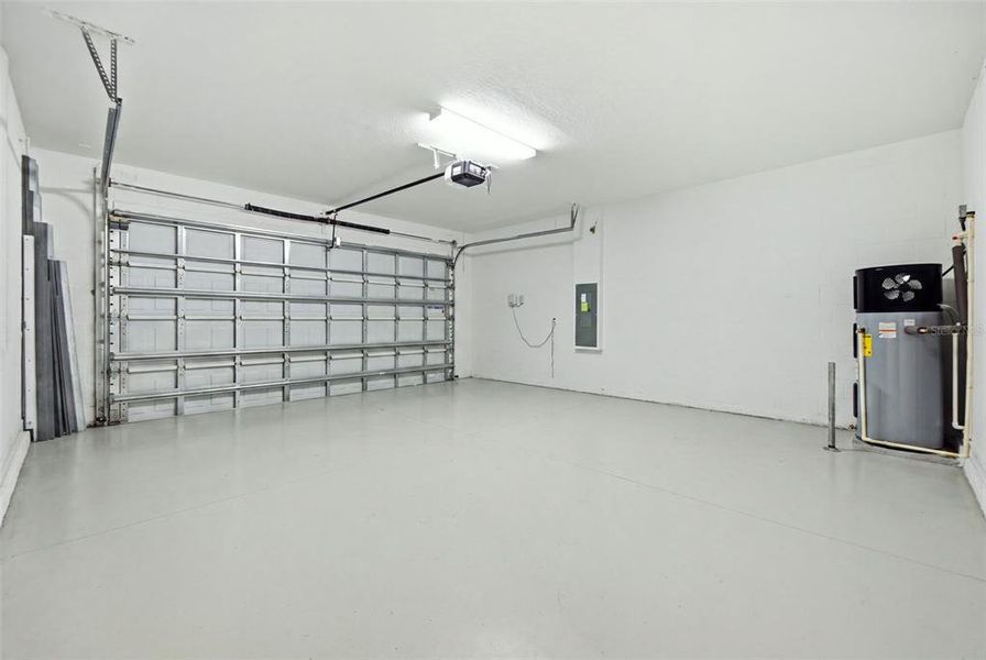Spacious, unfurnished interior of a new home in Pearl Estates, Lutz (Image 22).