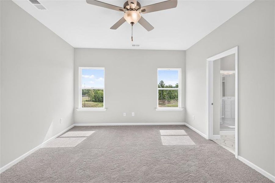 Spacious, unfurnished interior of a new home in Oakmont, Dallas (Image 28).