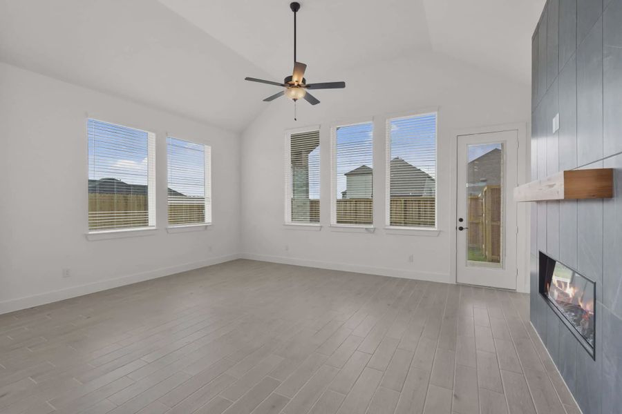 Representative unfurnished interior of a home built from the Nicklaus by Chesmar Homes in Riceland Alley Loads, Mont Belvieu (Image 59).