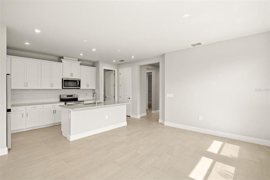 Spacious, unfurnished interior of a new home in Brightmore at Wellen Park, Venice (Image 14).