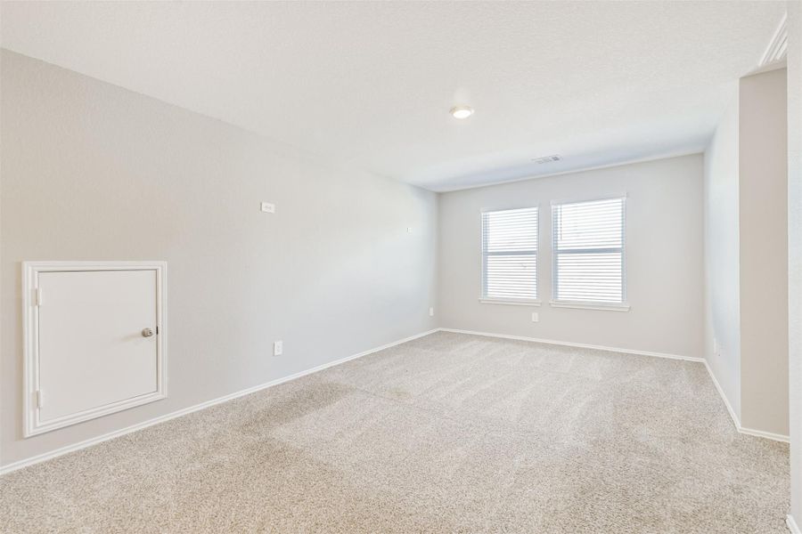 Spacious, unfurnished interior of a new home in Harrington Trails at The Canopies, New Caney (Image 31).