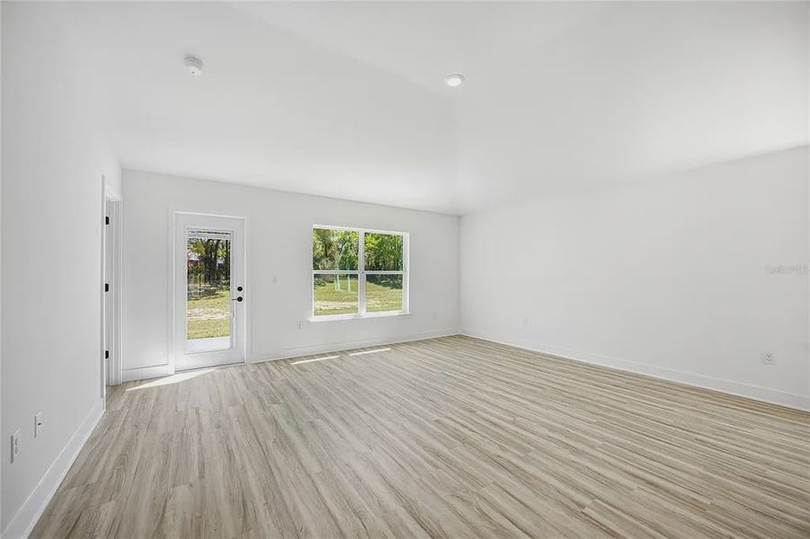 Spacious, unfurnished interior of a new home in Briarwood, Alachua (Image 15). Spacious, unfurnished interior of a new home in Briarwood, Alachua (Image 15).