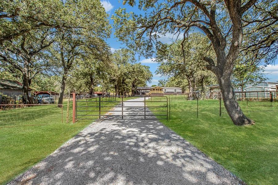 Natural landscape and outdoor views near in Paradise (Image 27). Natural landscape and outdoor views near in Paradise (Image 27).