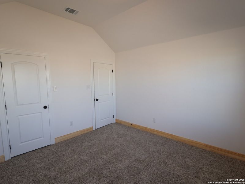 Spacious, unfurnished interior of a new home in Everly Estates, San Antonio (Image 11).