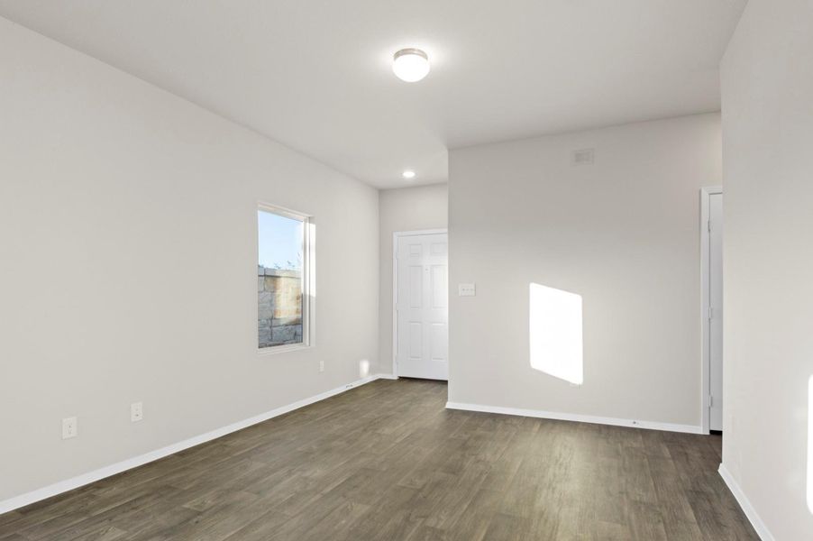 Spacious, unfurnished interior of a new home in Harvest Ridge, Elgin (Image 26).