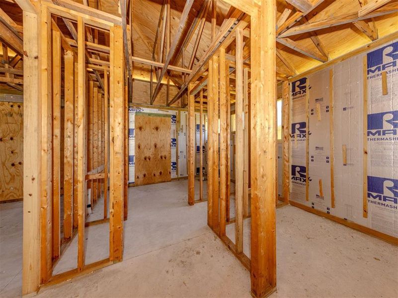 Spacious, unfurnished interior of a new home in , North Port (Image 18).