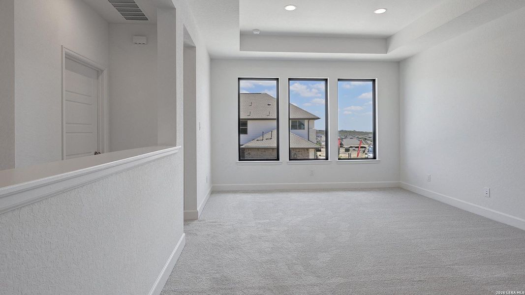 Spacious, unfurnished interior of a new home in Ladera, San Antonio (Image 19). Spacious, unfurnished interior of a new home in Ladera, San Antonio (Image 19).