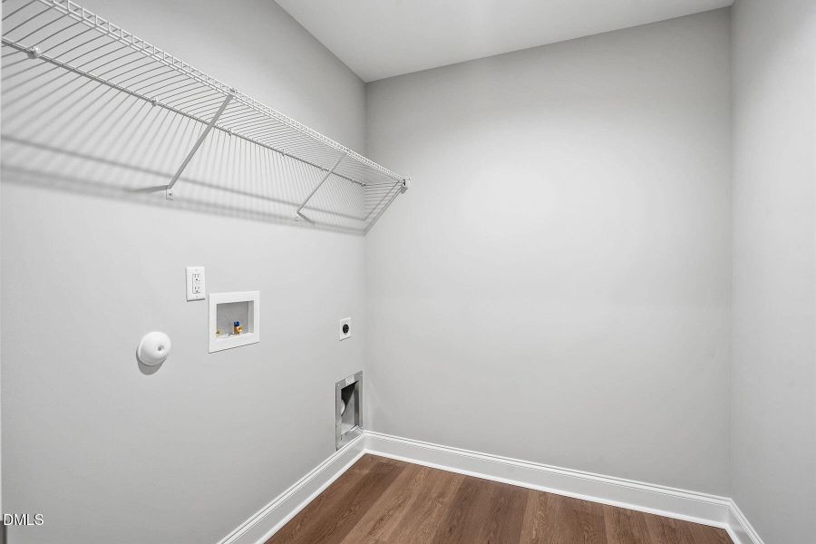 19-web-or-mls-244 Rae St-54