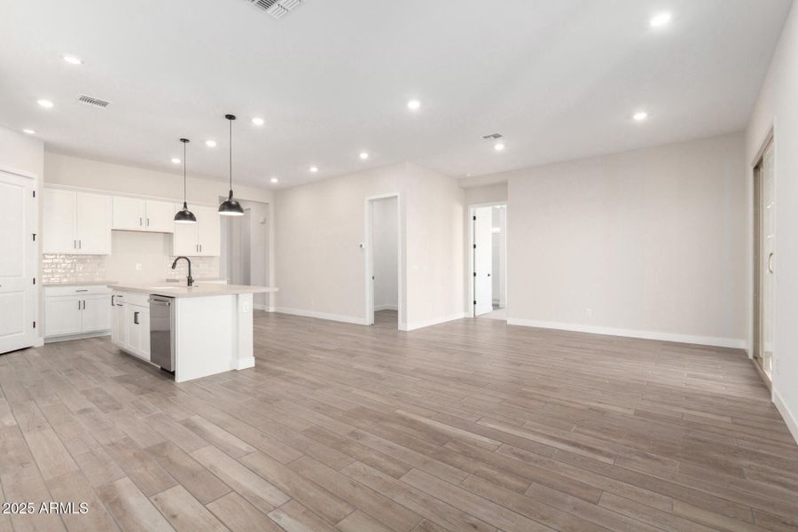 06 - Kingbird 06 - Kingbird