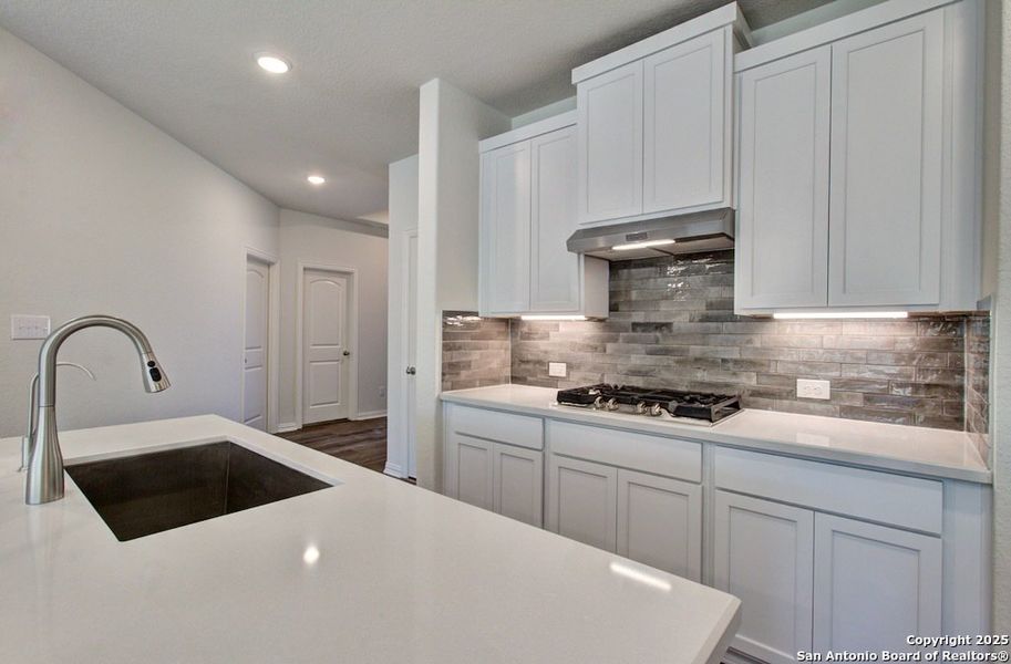 Furnished interior view inside a new home in Clear Creek, New Braunfels (Image 4).