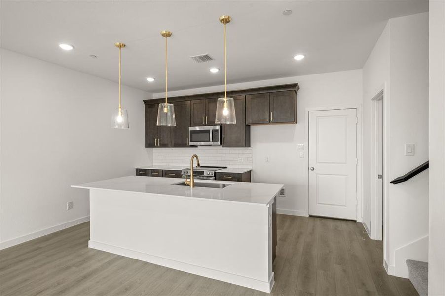 5704 Lakeview- Kitchen-2