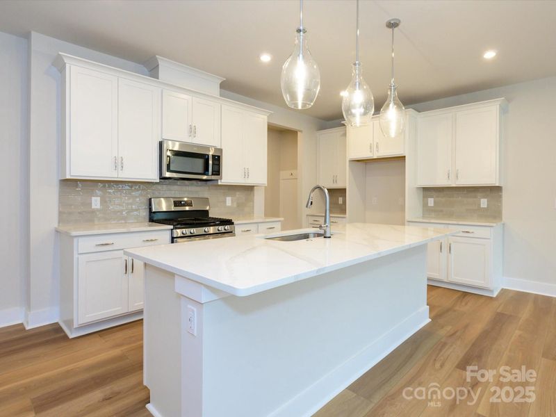 Chef-Inspired Kitchen Layout.