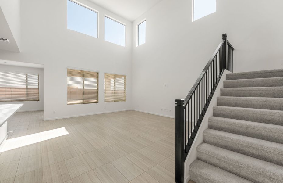 Spacious, unfurnished interior of a new home in Soleo, San Tan Valley (Image 20).