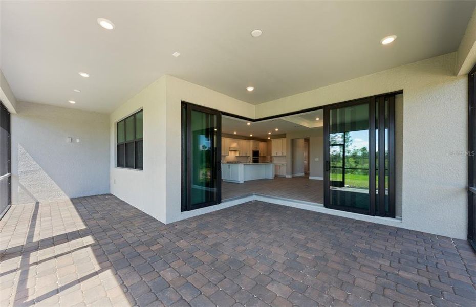 Spacious, unfurnished interior of a new home in Arbor Oaks, North Port (Image 11).