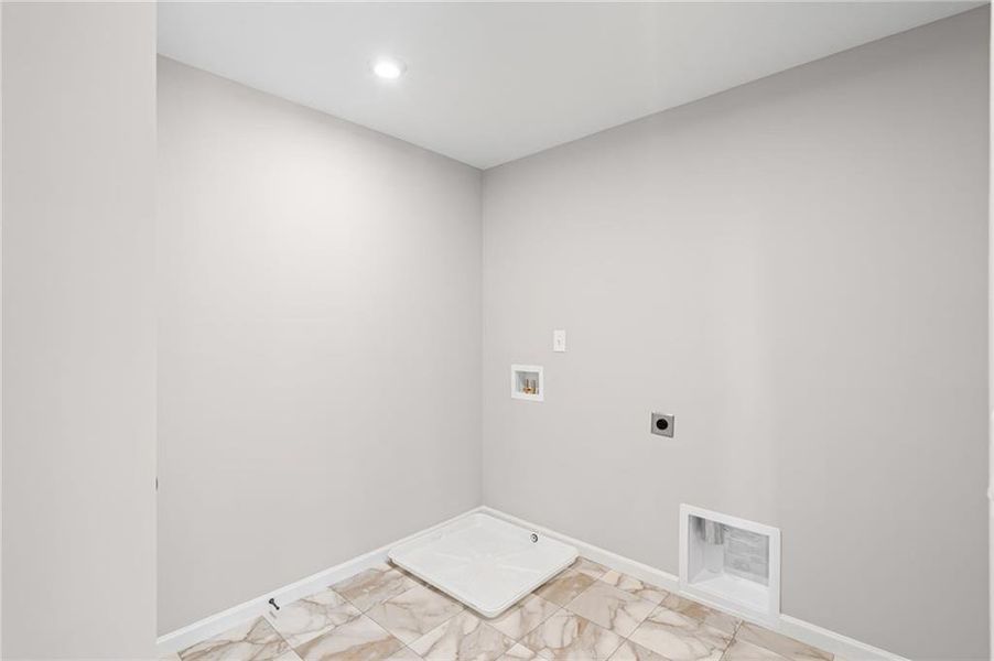 Spacious, unfurnished interior of a new home in Twin Lakes, Hoschton (Image 22). Spacious, unfurnished interior of a new home in Twin Lakes, Hoschton (Image 22).