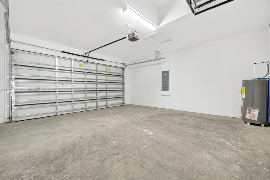 Spacious, unfurnished interior of a new home in , Lehigh Acres (Image 15). Spacious, unfurnished interior of a new home in , Lehigh Acres (Image 15).