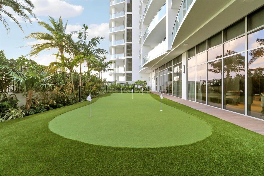 putting green putting green