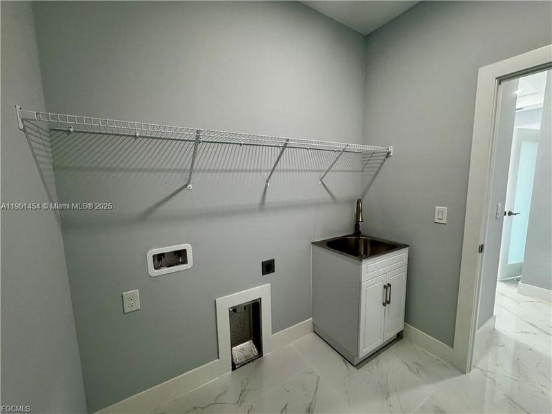 Furnished interior view inside a new home in , Cape Coral (Image 9). Furnished interior view inside a new home in , Cape Coral (Image 9).