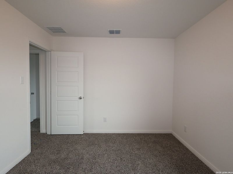 Spacious, unfurnished interior of a new home in Agave, San Antonio (Image 19).