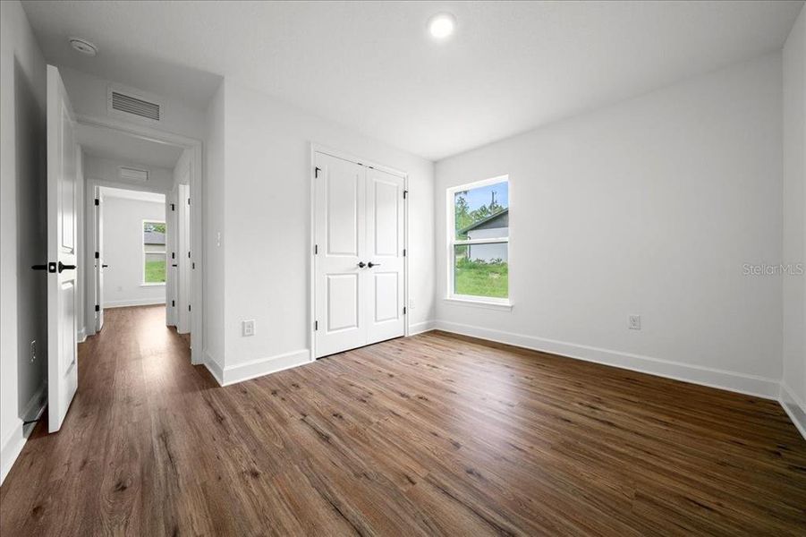 Spacious, unfurnished interior of a new home in , Weeki Wachee (Image 47).