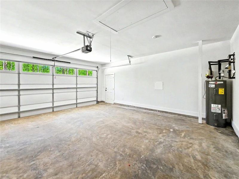 Spacious, unfurnished interior of a new home in , Dallas (Image 22). Spacious, unfurnished interior of a new home in , Dallas (Image 22).