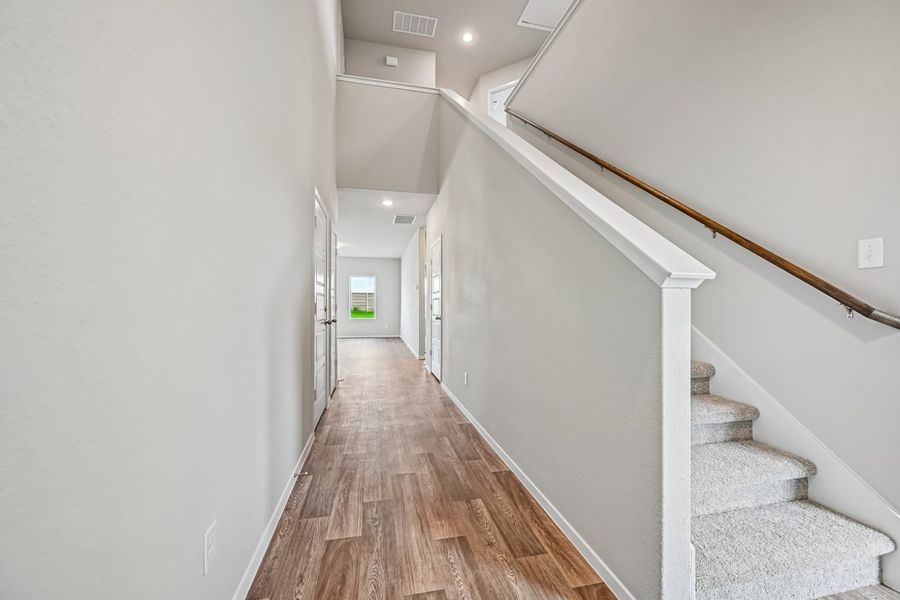 Spacious, unfurnished interior of a new home in Casetta Ranch, Kyle (Image 20).