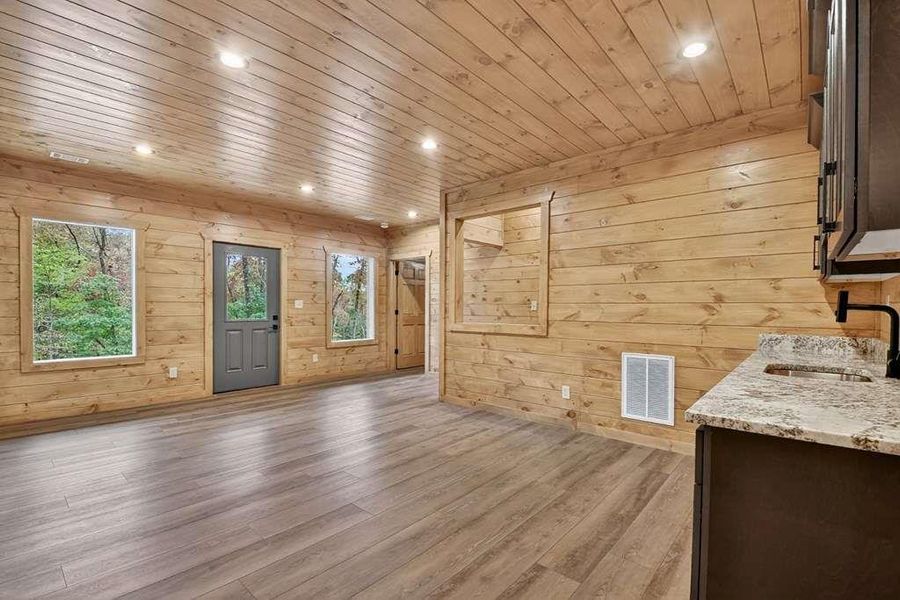 Spacious, unfurnished interior of a new home in , Blue Ridge (Image 25).