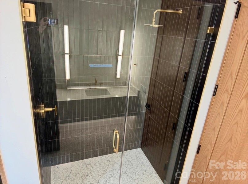 Bedroom 4 Ensuite bathroom