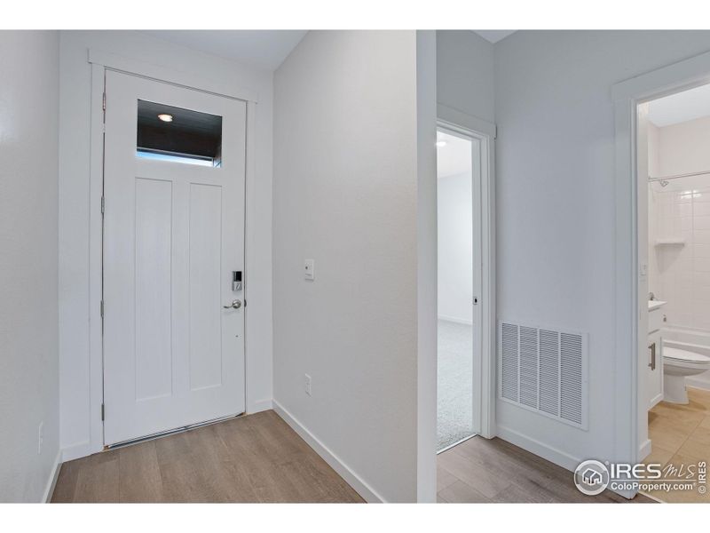Spacious, unfurnished interior of a new home in Hansen Farm, Fort Collins (Image 13).