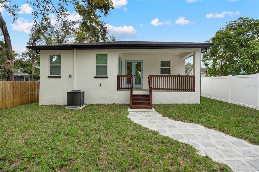 Exterior details and patio area of a home in , Tampa (Image 28).