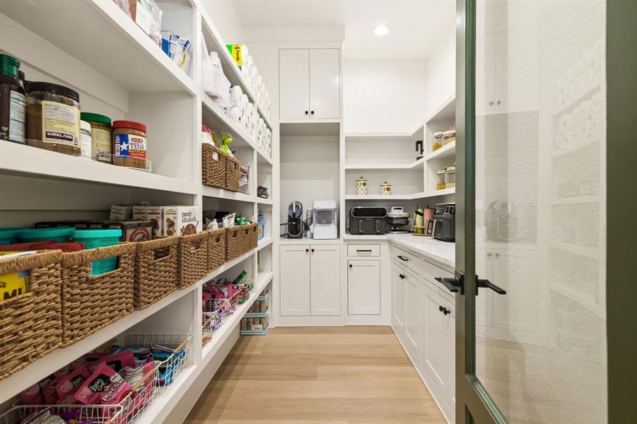 70+ sf of Pantry 70+ sf of Pantry