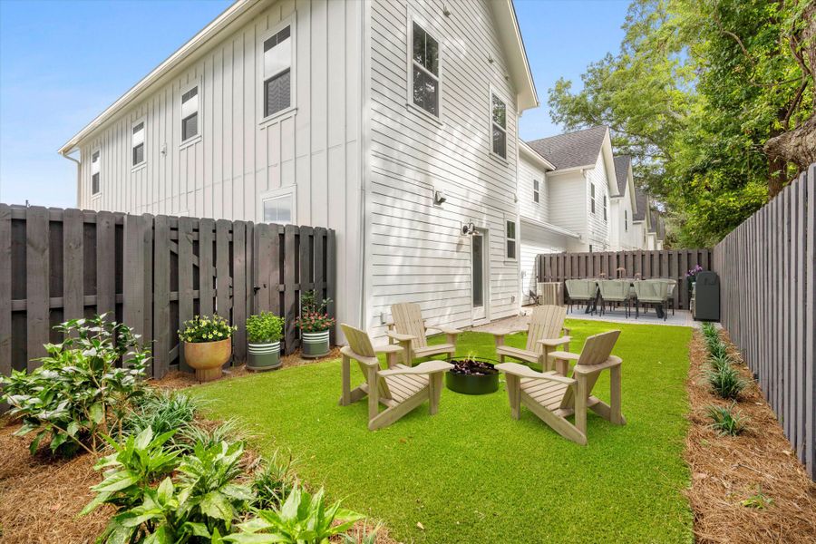 Exterior details and patio area of a home in , Johns Island (Image 3).